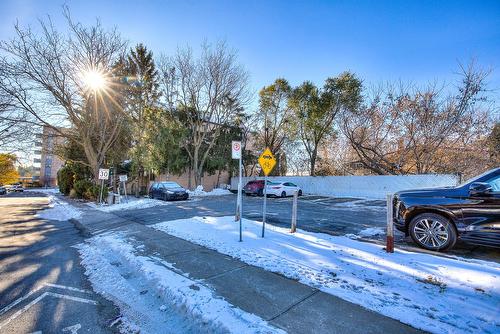 Stationnement - 202-4330 Rue De La Seine, Laval (Chomedey), QC - Outdoor