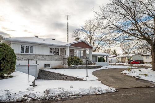 3948 Rue Murielle  Laval (Fabreville), QC H7P 1N9