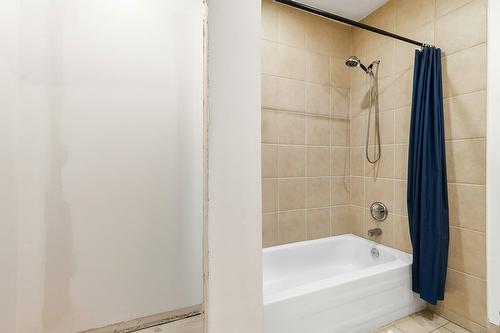 Bathroom - 15  - 17 Av. Boyer, Montréal (Lachine), QC - Indoor Photo Showing Bathroom