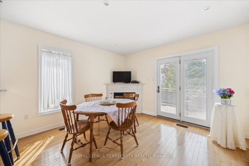 15 Waring Avenue, Whitby, ON - Indoor Photo Showing Dining Room