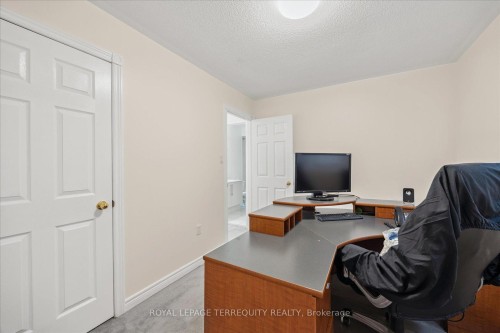 15 Waring Avenue, Whitby, ON - Indoor