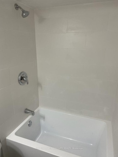 3-646 Lansdowne Avenue, Toronto, ON - Indoor Photo Showing Bathroom