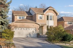 2015 Lynn Heights Drive  Pickering, ON L1X 1N5