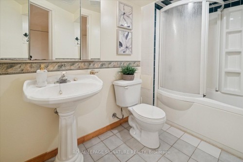 2015 Lynn Heights Drive, Pickering, ON - Indoor Photo Showing Bathroom