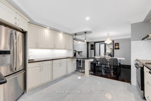 23 Burnview Crescent, Toronto, ON - Indoor Photo Showing Kitchen With Stainless Steel Kitchen