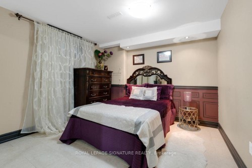 23 Burnview Crescent, Toronto, ON - Indoor Photo Showing Bedroom