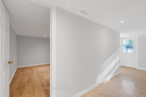 23 Burnview Crescent, Toronto, ON - Indoor Photo Showing Other Room