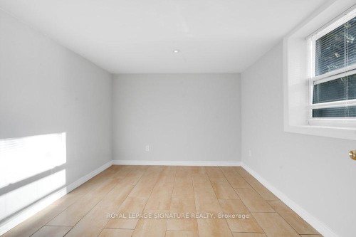 23 Burnview Crescent, Toronto, ON - Indoor Photo Showing Other Room