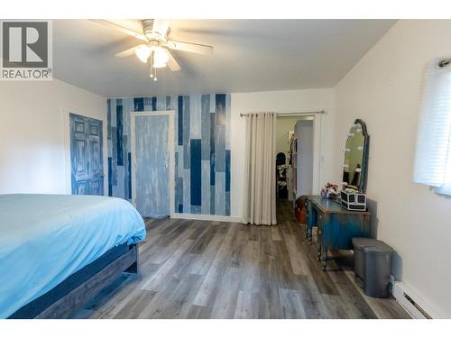 4638 Samuelson Road, Canyon, BC - Indoor Photo Showing Bedroom