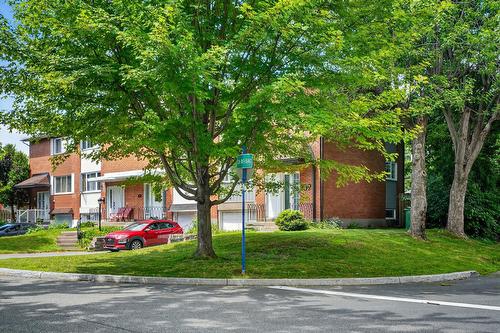 Street - 109 Av. Pendennis, Pointe-Claire, QC 