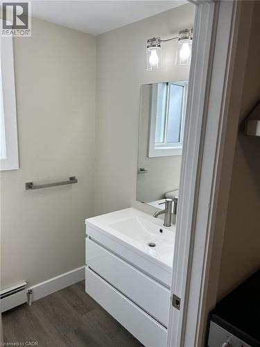 169 David Street Unit# 1, Kitchener, ON - Indoor Photo Showing Bathroom