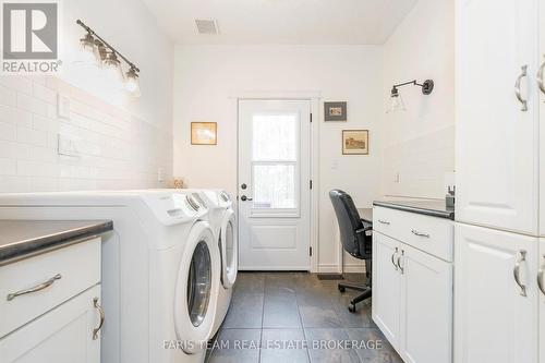 7 Bailey Crescent, Tiny, ON - Indoor Photo Showing Laundry Room