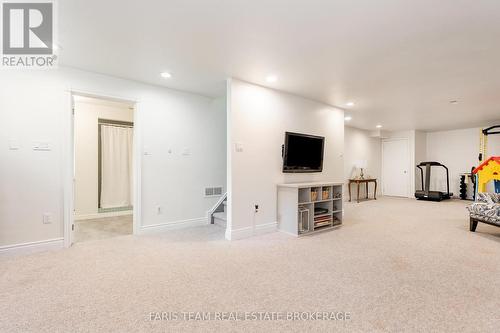 7 Bailey Crescent, Tiny, ON - Indoor