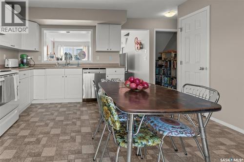 215 Rutherford Crescent, Saskatoon, SK - Indoor Photo Showing Dining Room