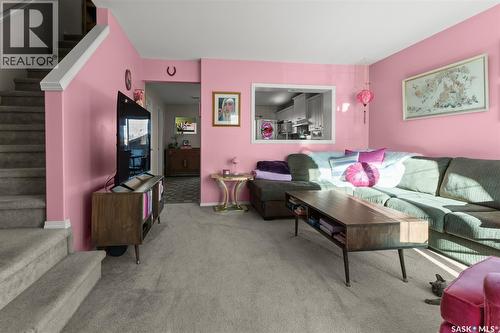 215 Rutherford Crescent, Saskatoon, SK - Indoor Photo Showing Living Room