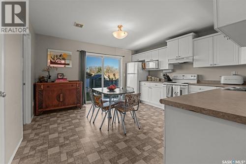 215 Rutherford Crescent, Saskatoon, SK - Indoor Photo Showing Kitchen