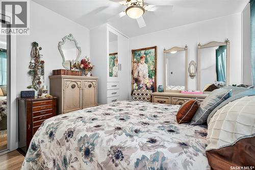 1005 Vaughan Street, Moose Jaw, SK - Indoor Photo Showing Bedroom