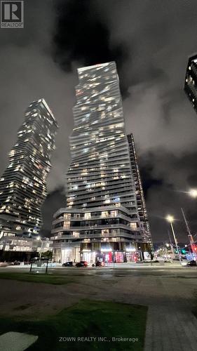 1506 - 3900 Confederation Parkway, Mississauga, ON - Outdoor