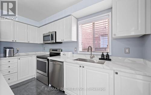 49 Fallstar Crescent, Brampton, ON - Indoor Photo Showing Kitchen