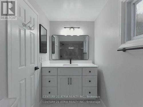 76 Carisbrooke Square, Toronto, ON - Indoor Photo Showing Bathroom