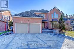 85 MARSH HARBOUR COURT  Aurora, ON L4G 5Y8