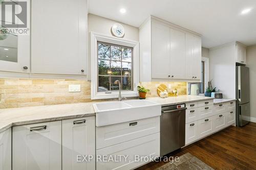 2565 Claymore Crescent, Mississauga, ON - Indoor Photo Showing Kitchen With Double Sink