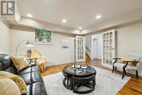 2565 Claymore Crescent, Mississauga, ON - Indoor Photo Showing Living Room