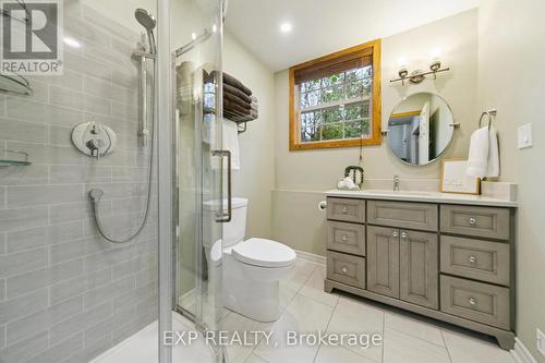 2565 Claymore Crescent, Mississauga, ON - Indoor Photo Showing Bathroom
