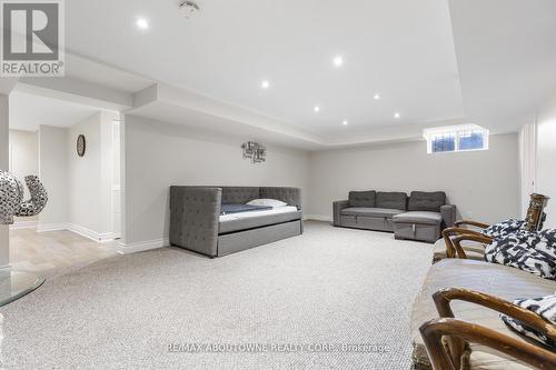 1073 North Service Road, Hamilton, ON - Indoor