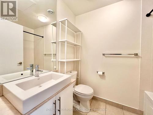 1206 - 65 Bremner Boulevard, Toronto, ON - Indoor Photo Showing Bathroom
