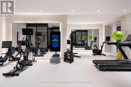 2712 - 8 Wellesley Street W, Toronto, ON - Indoor Photo Showing Gym Room