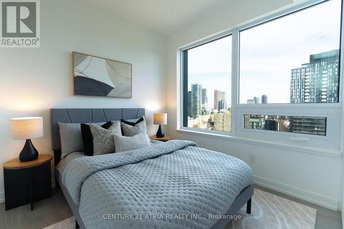 2712 - 8 Wellesley Street W, Toronto, ON - Indoor Photo Showing Bedroom