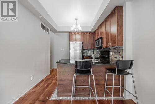 Th21 - 68 Carr Street, Toronto, ON - Indoor Photo Showing Kitchen