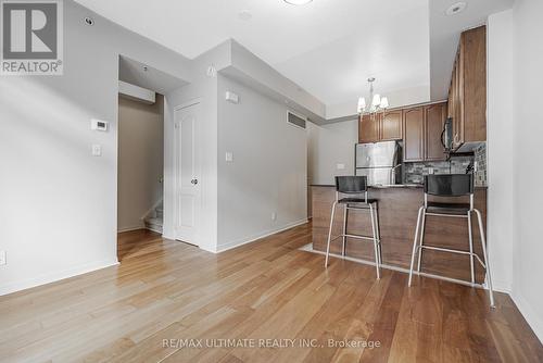 Th21 - 68 Carr Street, Toronto, ON - Indoor Photo Showing Kitchen