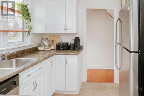 135 Elizabeth Drive, Gander, NL - Indoor Photo Showing Kitchen