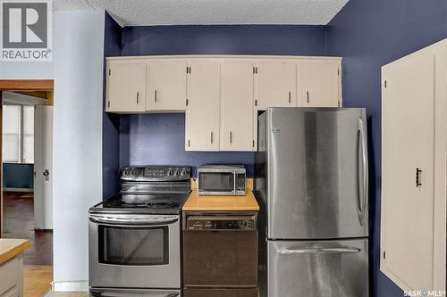 1343 Elphinstone Street, Regina, SK - Indoor Photo Showing Kitchen