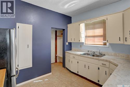 1343 Elphinstone Street, Regina, SK - Indoor Photo Showing Kitchen With Double Sink
