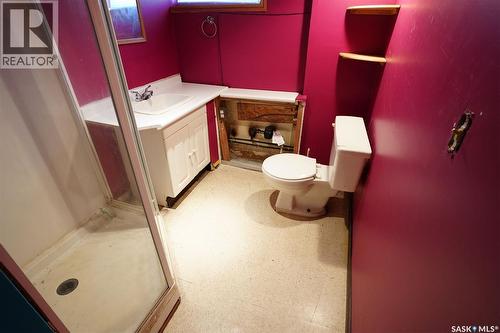 1343 Elphinstone Street, Regina, SK - Indoor