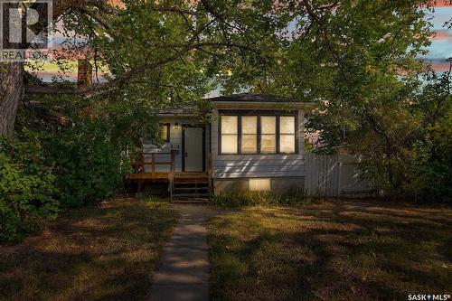 1343 Elphinstone Street, Regina, SK - Outdoor