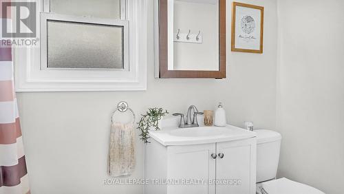 716 Cheapside Street, London East (East C), ON - Indoor Photo Showing Bathroom