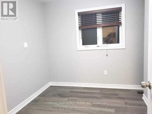 208 Hunting Ridges Grd Drive, Richmond Hill, ON - Indoor Photo Showing Other Room