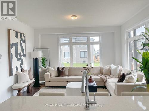147 Fenchurch Manor, Barrie, ON - Indoor Photo Showing Living Room
