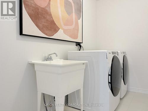 147 Fenchurch Manor, Barrie, ON - Indoor Photo Showing Laundry Room