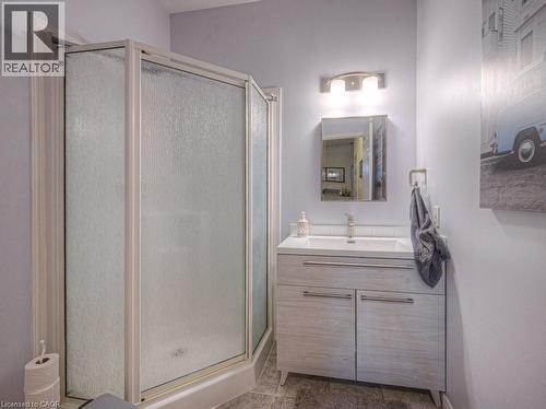 206 Dearborn Boulevard, Waterloo, ON - Indoor Photo Showing Bathroom