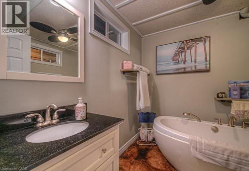 206 Dearborn Boulevard, Waterloo, ON - Indoor Photo Showing Bathroom