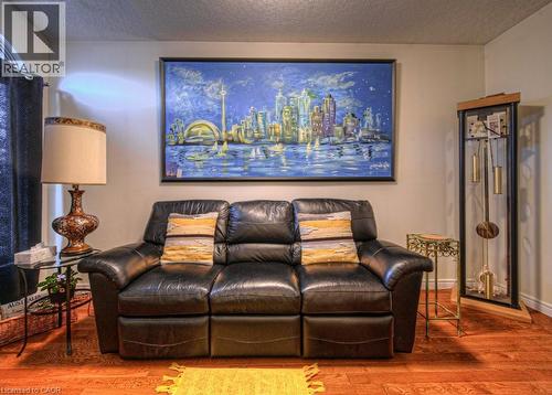 206 Dearborn Boulevard, Waterloo, ON - Indoor Photo Showing Living Room