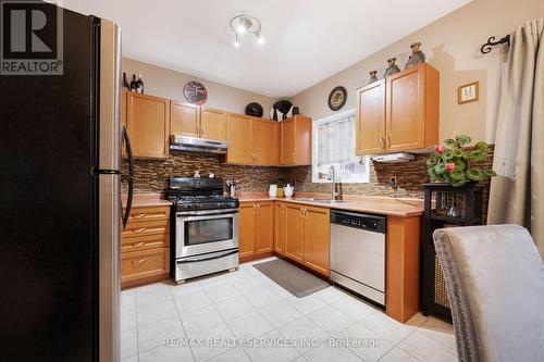 56 Pappain Crescent, Brampton, ON - Indoor Photo Showing Kitchen
