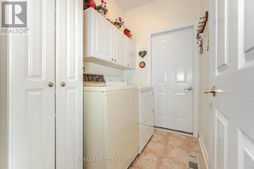 10 Orchard Park Gate, Brampton, ON - Indoor Photo Showing Laundry Room