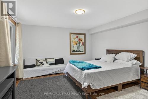 38 Pheasant Street, Kawartha Lakes (Emily), ON - Indoor Photo Showing Bedroom