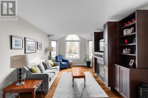 22 Countryside Court, Bradford West Gwillimbury, ON - Indoor Photo Showing Other Room